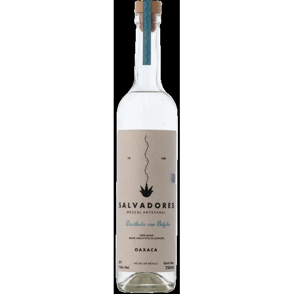 Salvadores Mezcal Destilado con Bufalo 750ml
